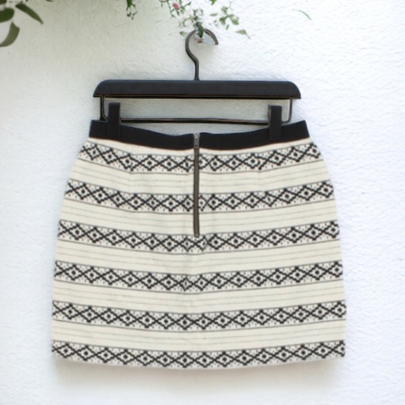 GAP BLACK AND CREAM MINI SKIRT SIZE 10 - Picture 3 of 9